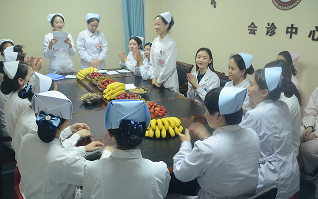 【5.12护士节】万象城举办茶话会白衣天使受表彰(图5)